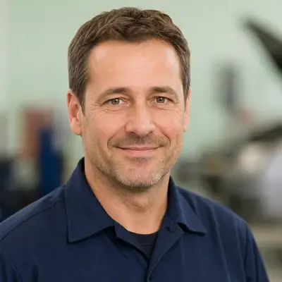 Porträtfoto von Marco Weber, Kfz-Meister für Motorendiagnostik, 400x400